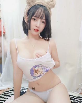 《隔壁女邻居》完整版