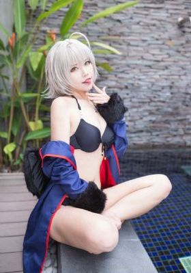 诱人的女邻居