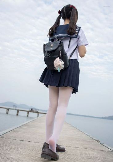 可疑的美容院在线