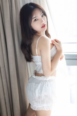 熊先生在树林里冬眠