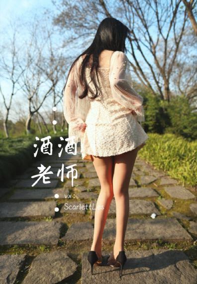公在客厅里吃我的奶涨奶电影