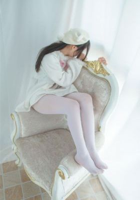 图书馆的她