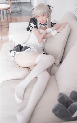 醉酒的女大学生